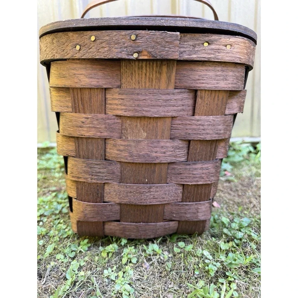 Vintage Woven Wood Picnic Basket with Brass Eagle Emblem and Plastic Dish‎ Set
